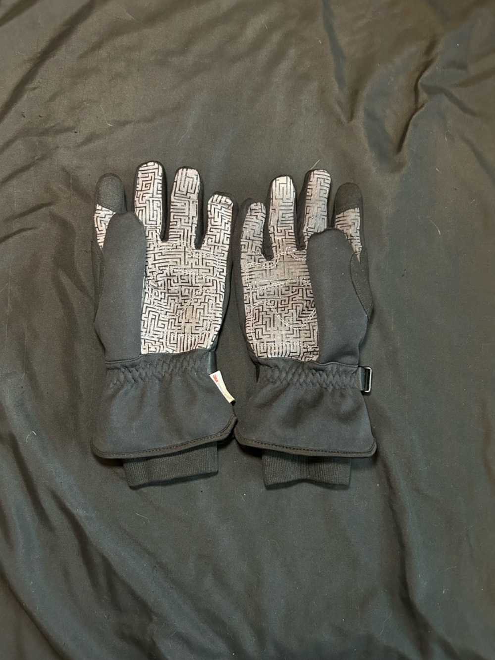 Black Outdoor Grip Gloves with Patterned Palms